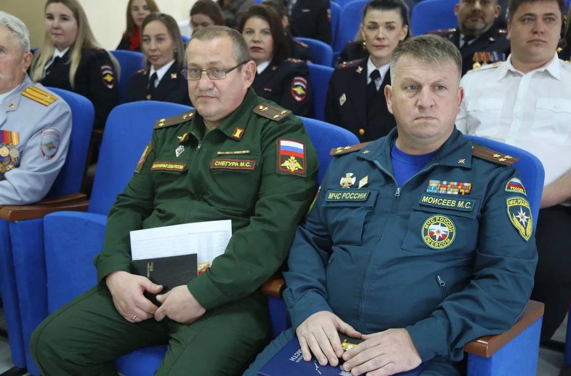 Сегодня,в честь профессионального праздника – Дня участкового уполномоченного полиции,в Управлении МВД России по Сахалинской области прошло торжественное мероприятие Сегодня,в честь профессионального праздника – Дня участкового уполномоченного полиции,в Управлении МВД России по Сахалинской области прошло торжественное мероприятие