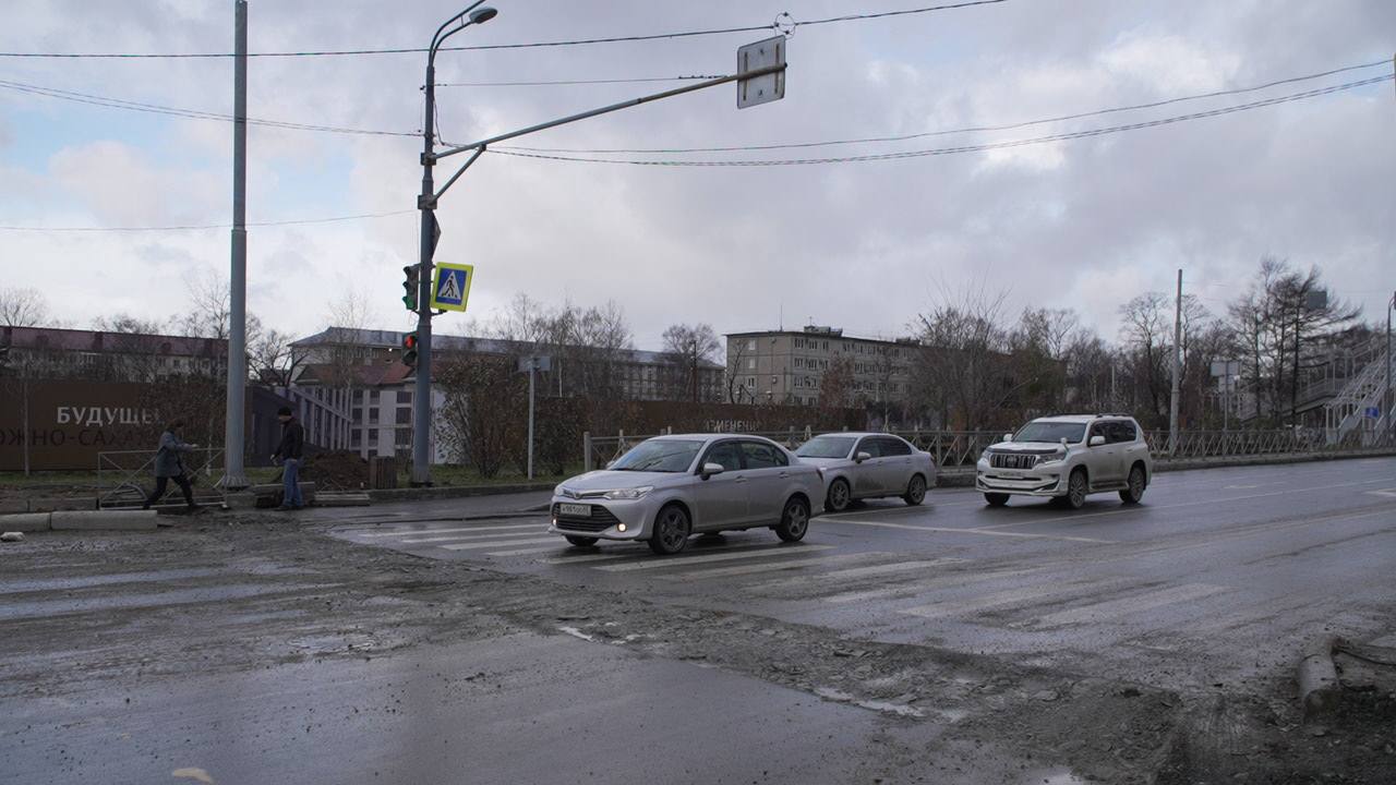 Вопиющий случай нарушения правил проведения земляных работ произошёл сегодня в Южно-Сахалинске