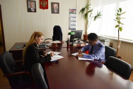 Руководитель следственного управления СК России по Сахалинской области и представитель регионального отделения Всероссийского детско-юношеского военно-патриотического общественного движения "Юнармия" заключили соглашение о...