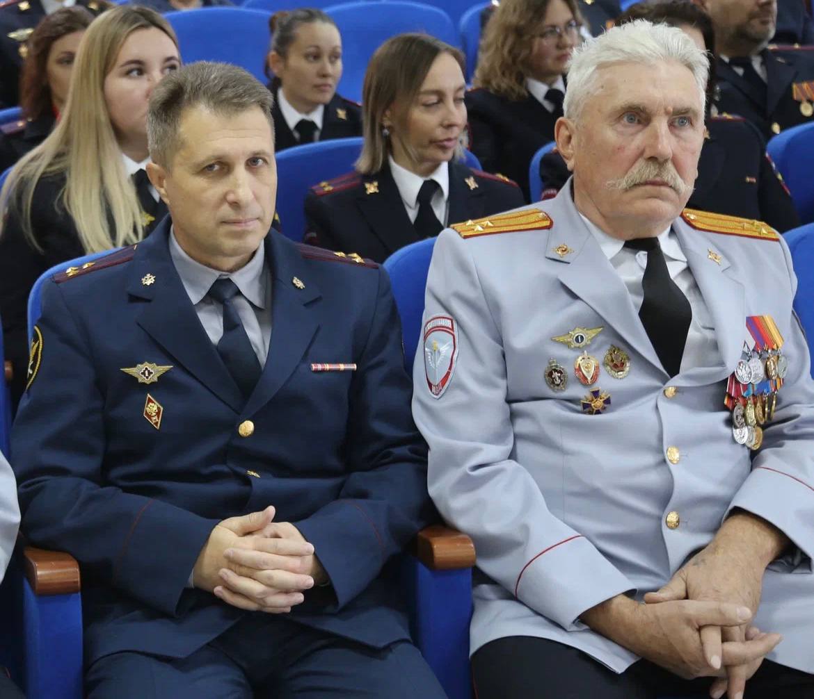 Сегодня,в честь профессионального праздника – Дня участкового уполномоченного полиции,в Управлении МВД России по Сахалинской области прошло торжественное мероприятие Сегодня,в честь профессионального праздника – Дня участкового уполномоченного полиции,в Управлении МВД России по Сахалинской области прошло торжественное мероприятие