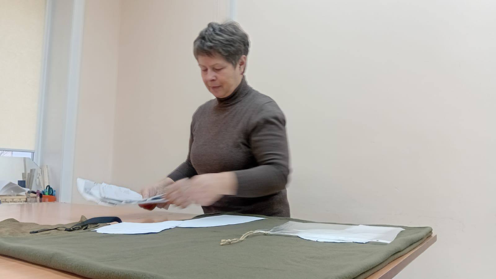 Новые гамаши для бойцов СВО шьют волонтеры движения "Шьем для наших - Сахалин" Новые гамаши для бойцов СВО шьют волонтеры движения "Шьем для наших - Сахалин"