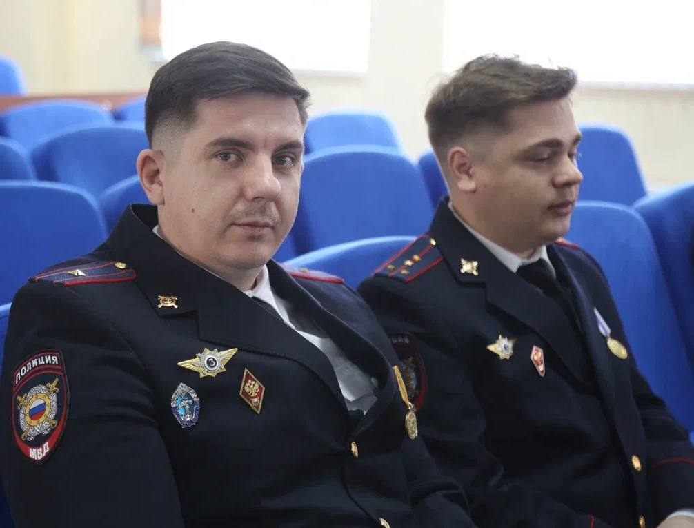 Сегодня,в честь профессионального праздника – Дня участкового уполномоченного полиции,в Управлении МВД России по Сахалинской области прошло торжественное мероприятие Сегодня,в честь профессионального праздника – Дня участкового уполномоченного полиции,в Управлении МВД России по Сахалинской области прошло торжественное мероприятие