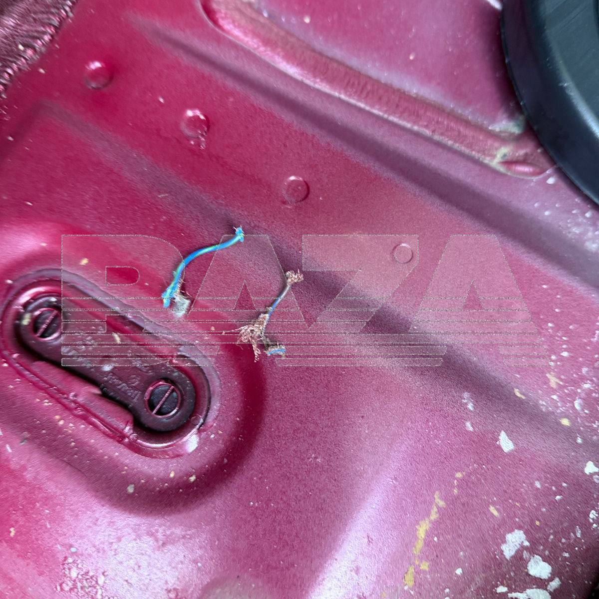 Крысы атаковали тепленькие машины россиян после похолоданий — они грызут днище, сиденья, провода, а некоторые устраивают себе романтический ужин прямо на двигателе Крысы атаковали тепленькие машины россиян после похолоданий — они грызут днище, сиденья, провода, а некоторые устраивают себе романтический ужин прямо на двигателе