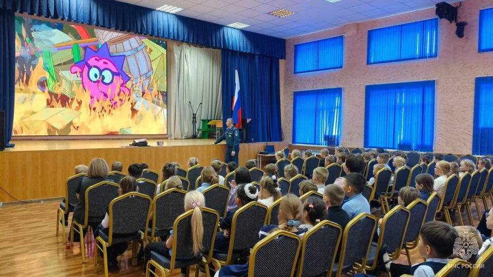 В школе №2 Томари прошли профилактические мероприятия по пожарной безопасности