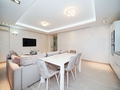 Как помыть натяжной потолок на кухне от жира: легкий, но очень эффективный способ