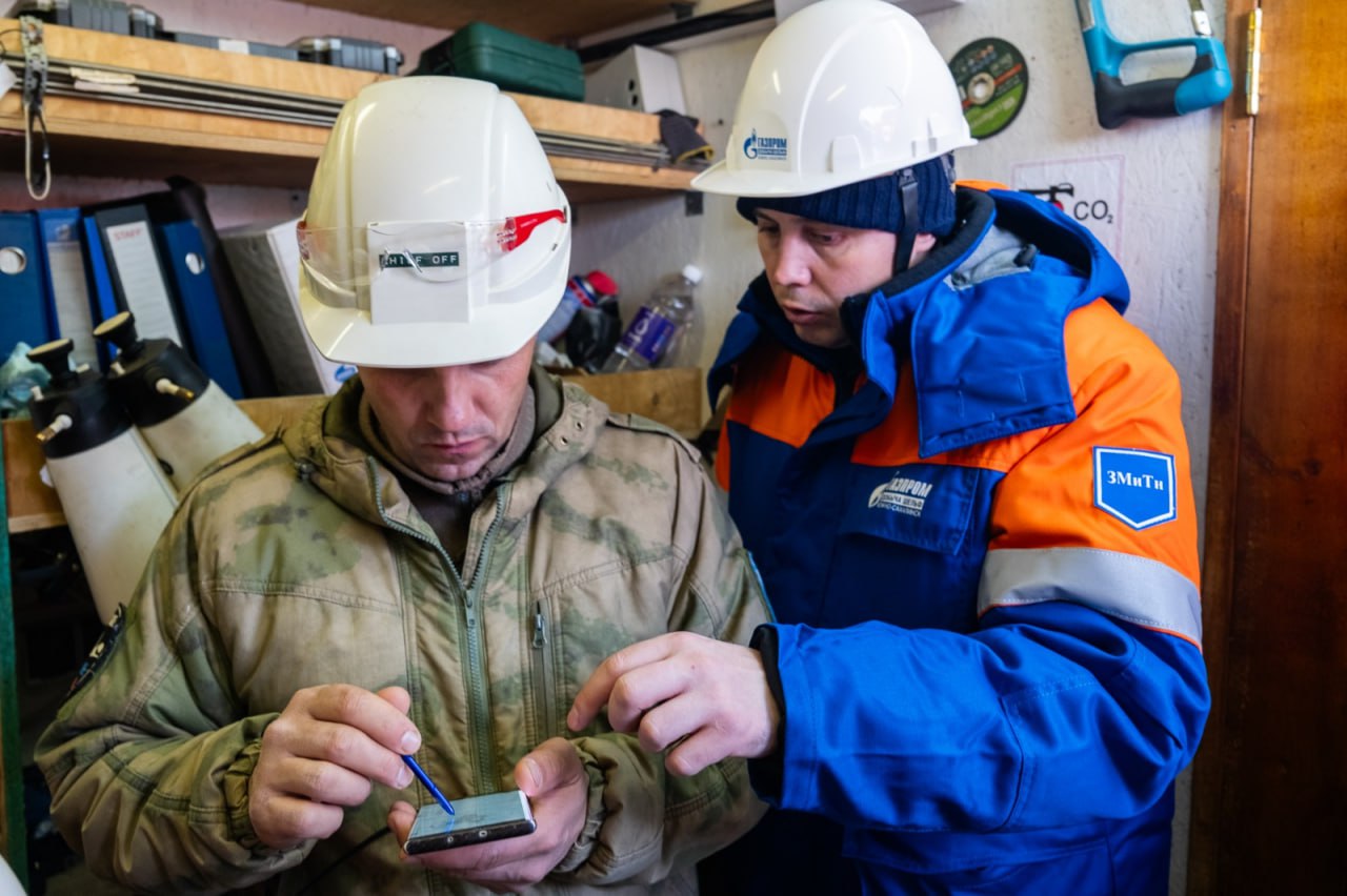 Двигатель упавшего советского истребителя подняли со дна моря у берегов Сахалина Двигатель упавшего советского истребителя подняли со дна моря у берегов Сахалина