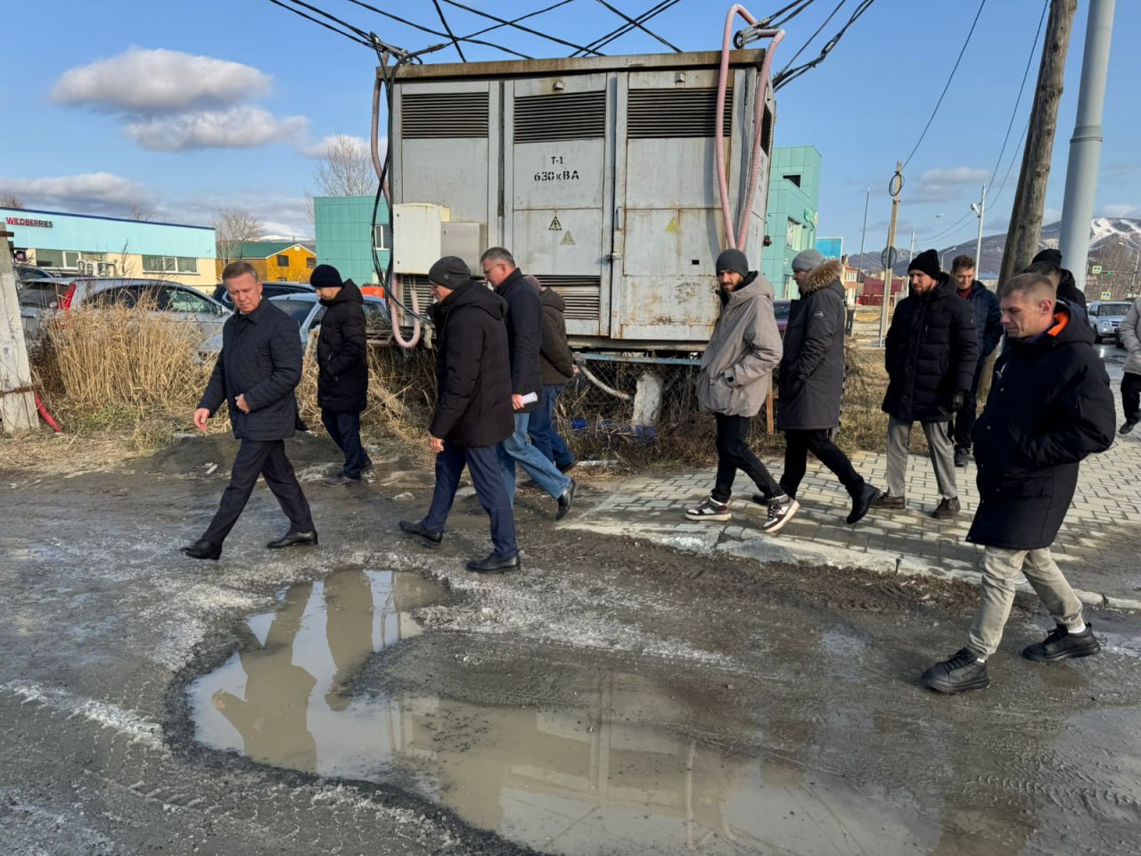 Названа вероятная причина потопа у "Спутника" в Южно-Сахалинске: разработан план действий Названа вероятная причина потопа у "Спутника" в Южно-Сахалинске: разработан план действий