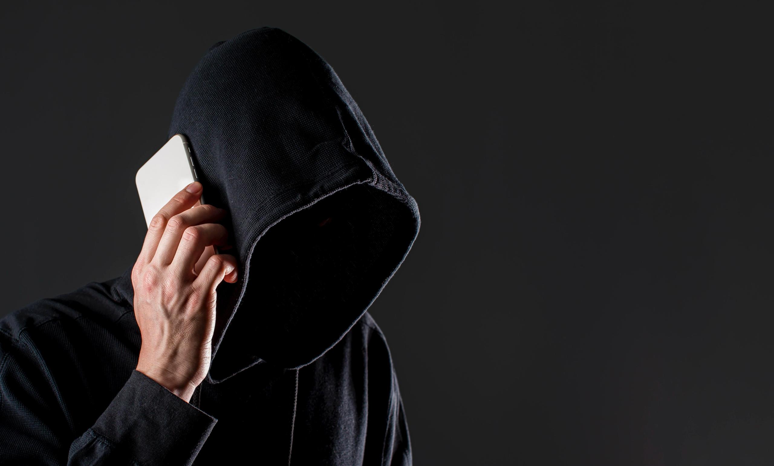 Молодой сахалинец поверил в письмо из военкомата и потерял 34 тысячи рублей