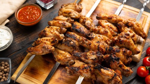 Шашлык из куриных крылышек разлетится со стола первым: секрет в маринаде