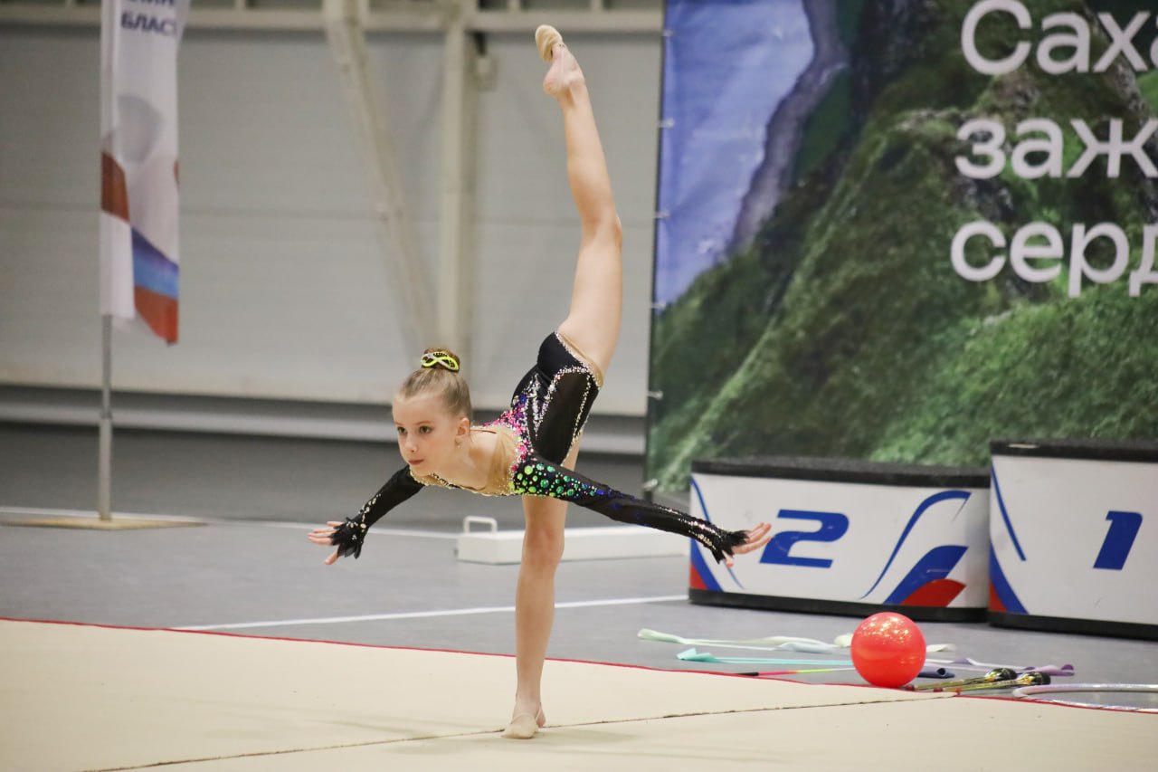 Спортшкола «Сахалин» открыла набор девочек на отделение художественной гимнастики