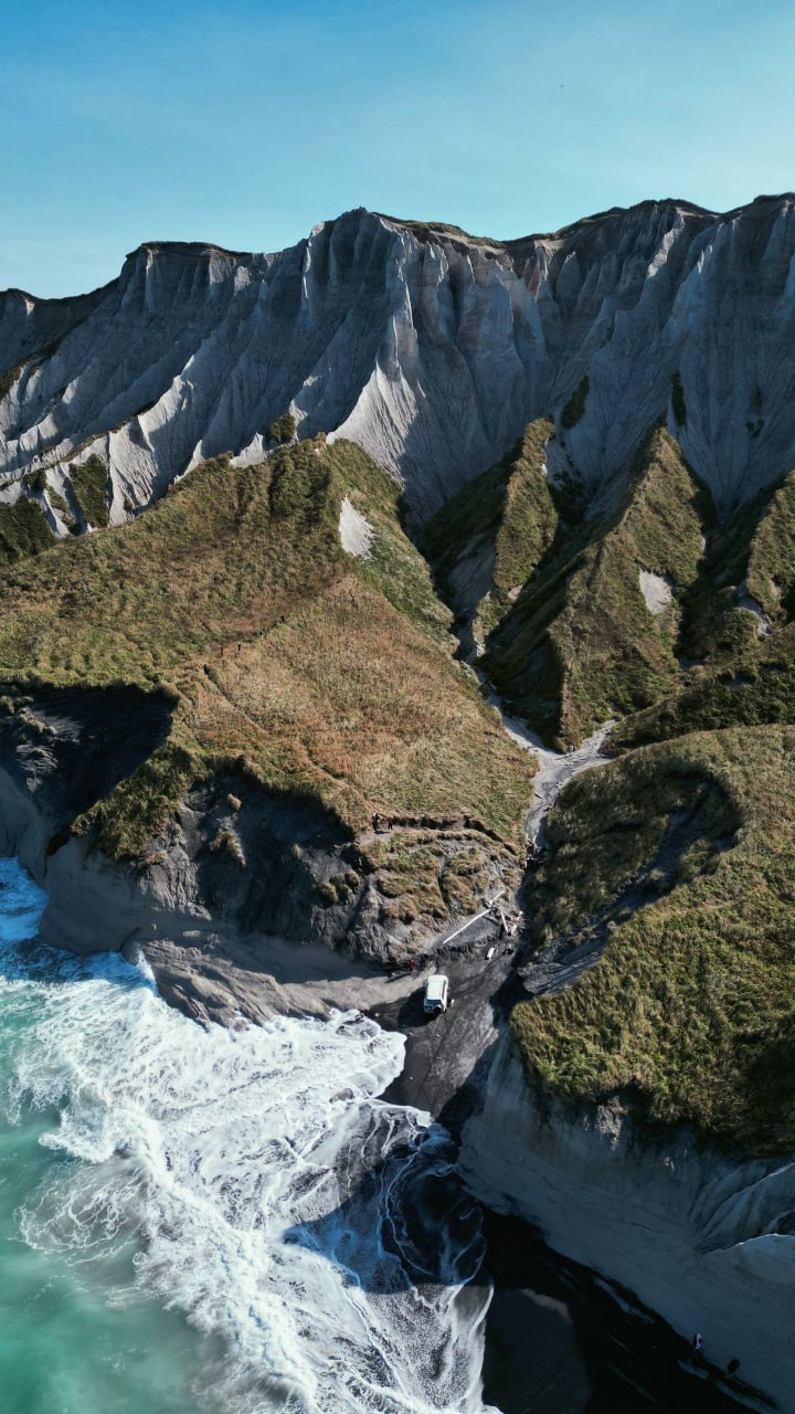 А вы видели вершины Белых скал на Курилах? А вы видели вершины Белых скал на Курилах?
