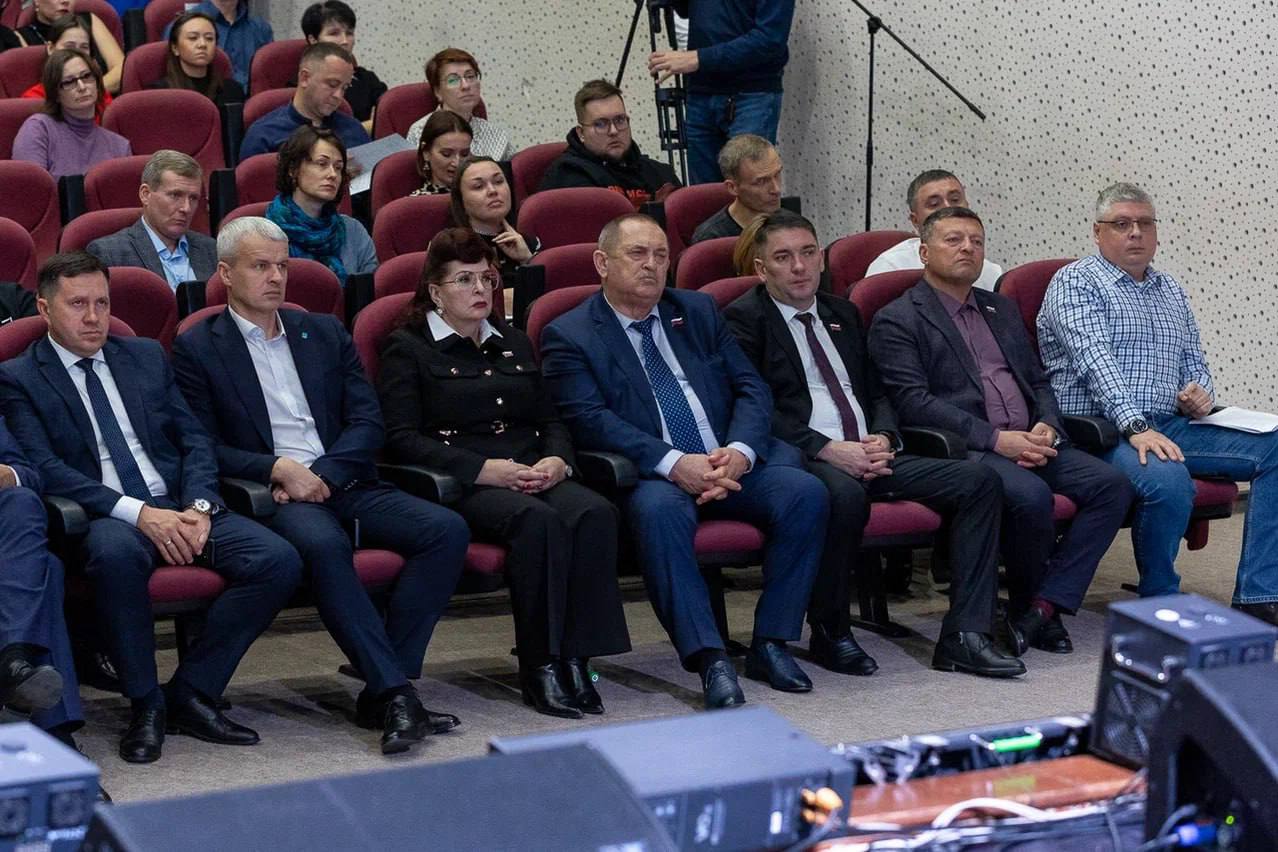 Депутаты Городской Думы высказались в своих телеграм-каналах о проекте бюджета Южно-Сахалинска на 2026-2028 гг, общественные обсуждения которого прошли сегодня Депутаты Городской Думы высказались в своих телеграм-каналах о проекте бюджета Южно-Сахалинска на 2026-2028 гг, общественные обсуждения которого прошли сегодня