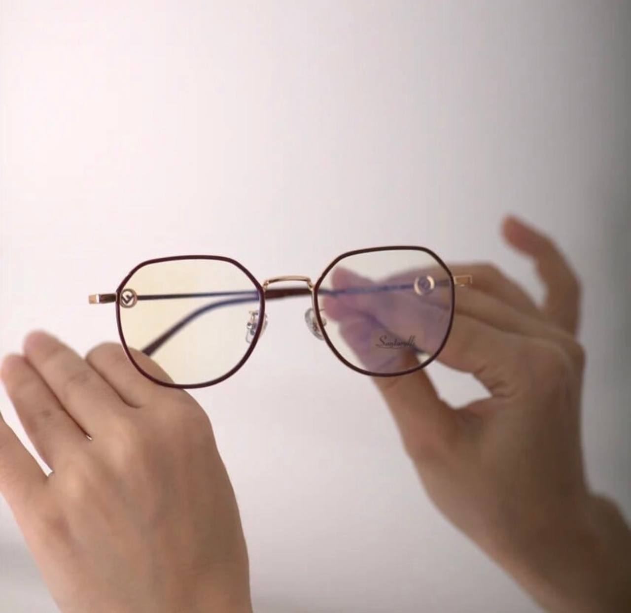 Южносахалинка украла из ТЦ очки