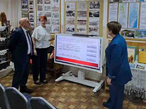 Парламентарии обсудили состояние образовательной среды и стратегии подготовки специалистов для аграрного сектора Сахалина Парламентарии обсудили состояние образовательной среды и стратегии подготовки специалистов для аграрного сектора Сахалина