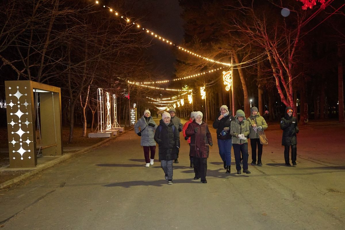 В городском парке Южно-Сахалинска проходят бесплатные оздоровительные прогулки В городском парке Южно-Сахалинска проходят бесплатные оздоровительные прогулки