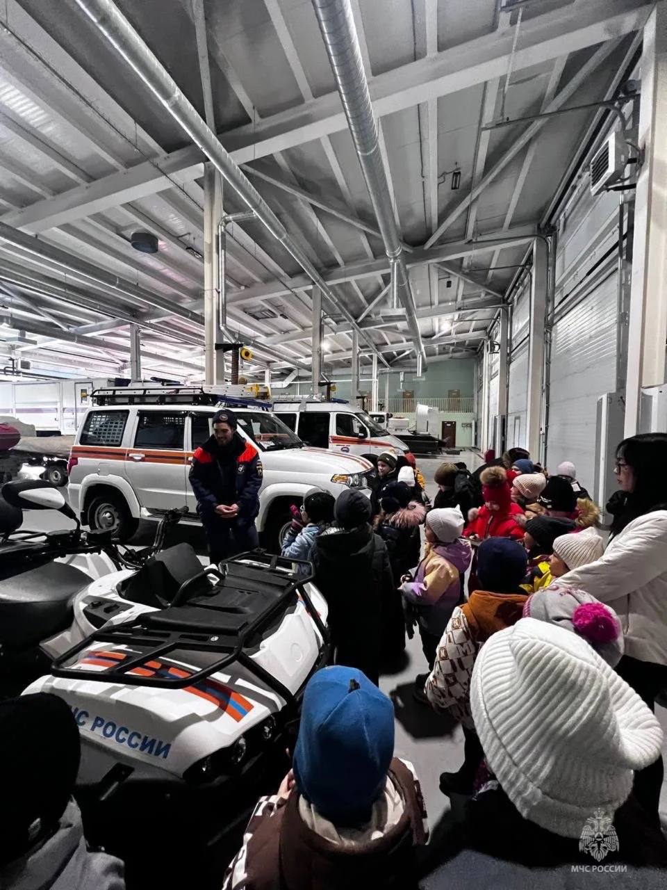 Первоклассники в гостях у спасателей