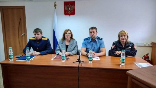 Сотрудник следственного управления СК России по Сахалинской области принял участие в профориентационной экскурсии для студентов техникума