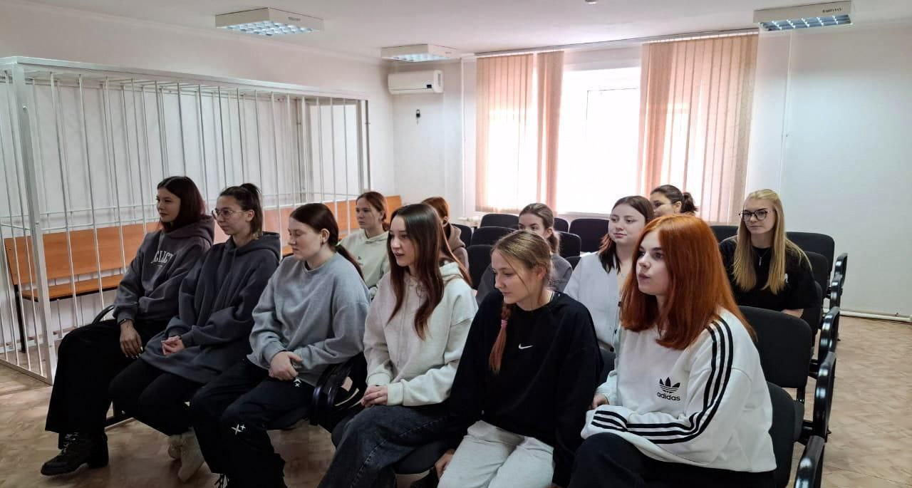 Сотрудник следственного управления СК России по Сахалинской области принял участие в профориентационной экскурсии для студентов техникума Сотрудник следственного управления СК России по Сахалинской области принял участие в профориентационной экскурсии для студентов техникума