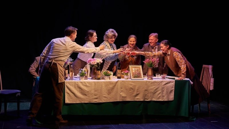 Проза Паустовского и Абрамова ожила на сцене сахалинского Чехов-центра Проза Паустовского и Абрамова ожила на сцене сахалинского Чехов-центра