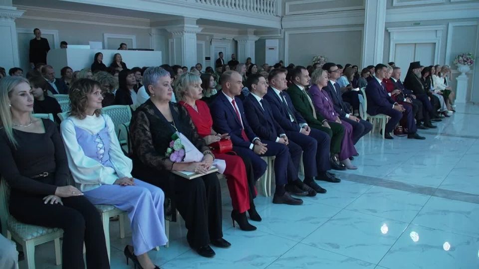 В Южно-Сахалинске прошла торжественная церемония награждения победительниц конкурса «Женщина года»