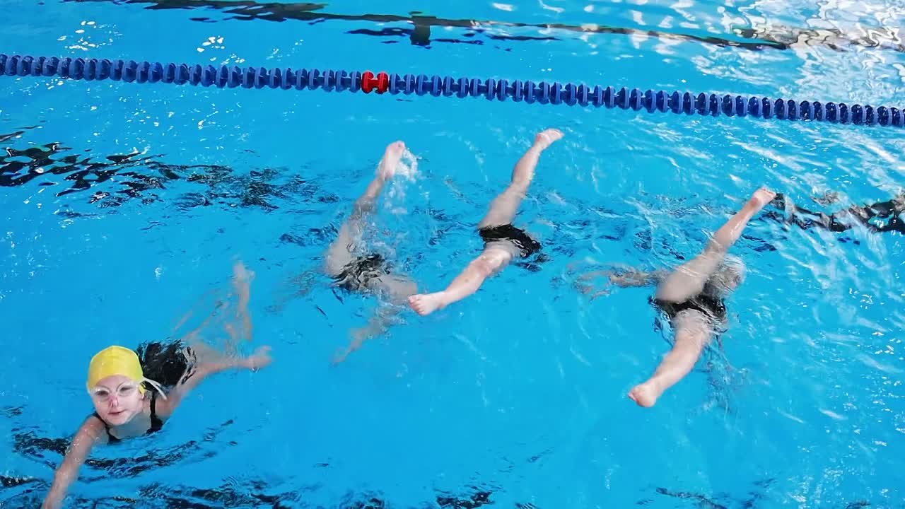 Приглашаем всех сахалинцев и гостей островного региона на торжественную церемонию открытия первенства Дальневосточного федерального округа по синхронному плаванию