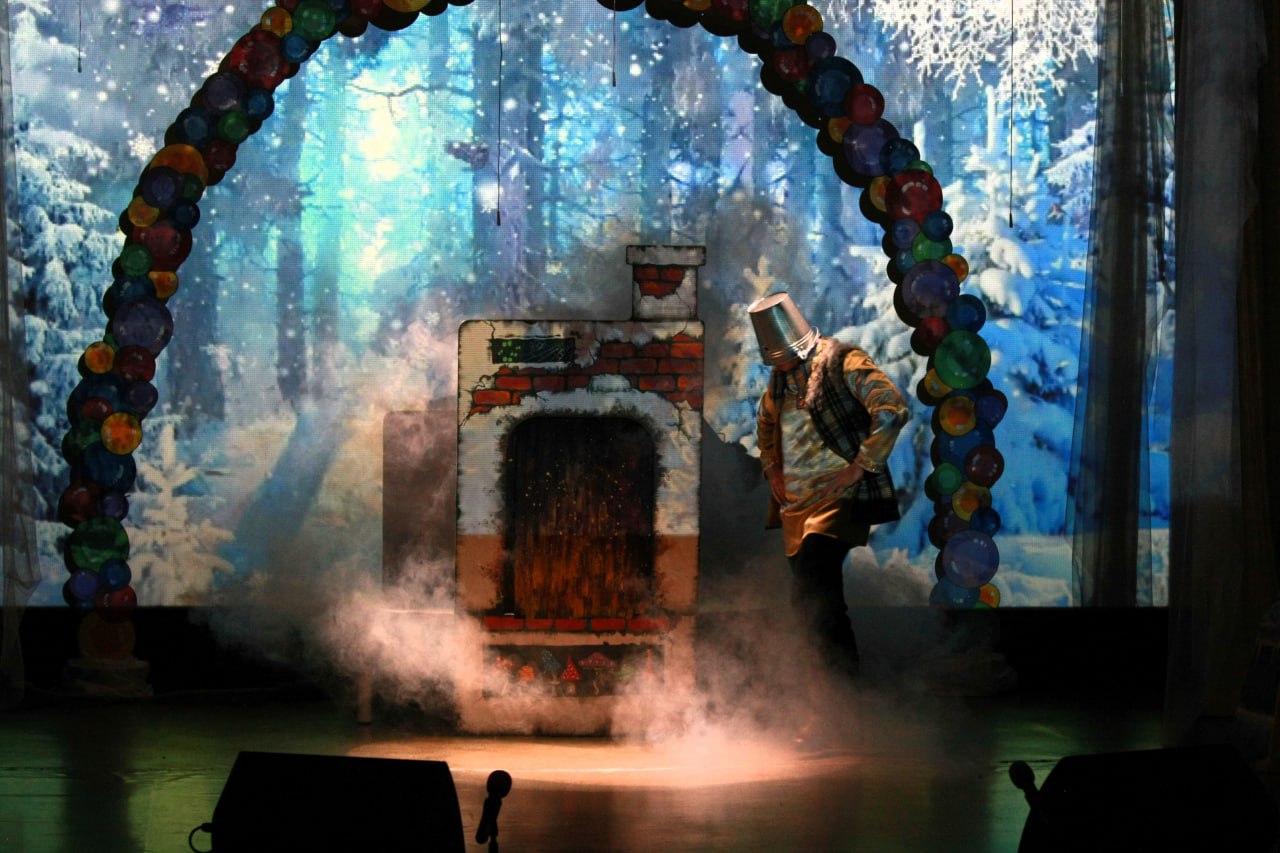 "Волшебный дебют": приехавший на Сахалин режиссер из Канады представил свой первый спектакль