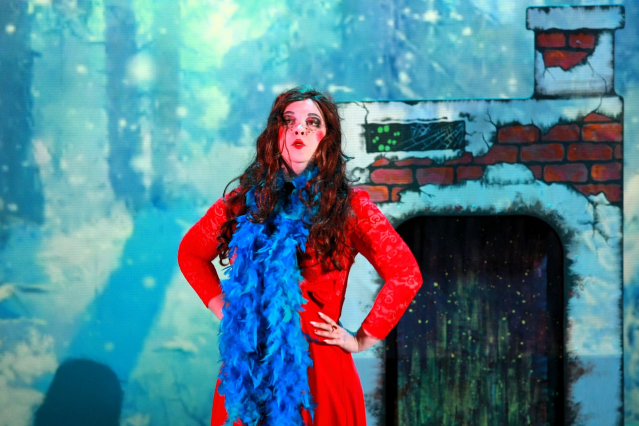 "Волшебный дебют": приехавший на Сахалин режиссер из Канады представил свой первый спектакль "Волшебный дебют": приехавший на Сахалин режиссер из Канады представил свой первый спектакль