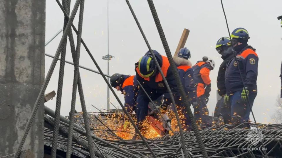 В Южно-Сахалинске рухнуло строящееся здание