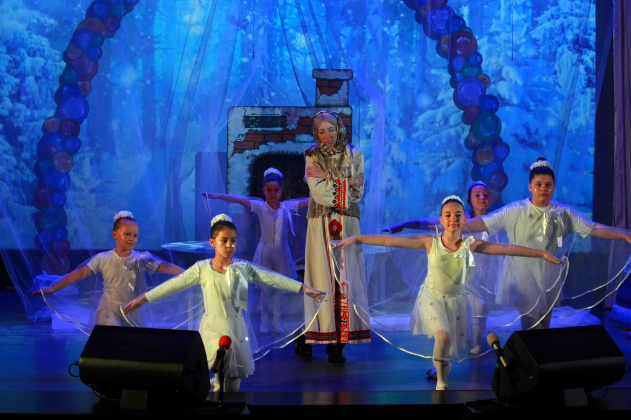 "Волшебный дебют": приехавший на Сахалин режиссер из Канады представил свой первый спектакль "Волшебный дебют": приехавший на Сахалин режиссер из Канады представил свой первый спектакль