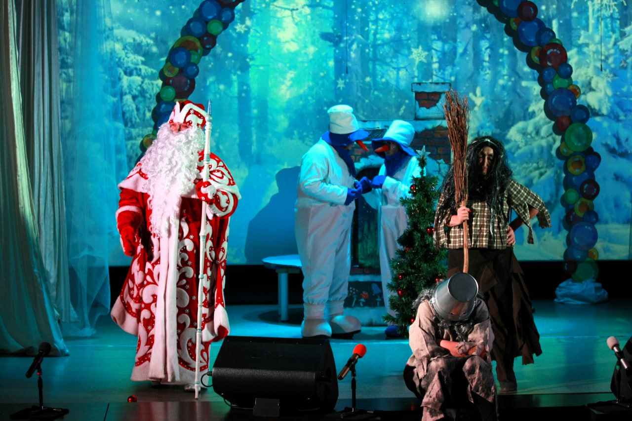 "Волшебный дебют": приехавший на Сахалин режиссер из Канады представил свой первый спектакль "Волшебный дебют": приехавший на Сахалин режиссер из Канады представил свой первый спектакль