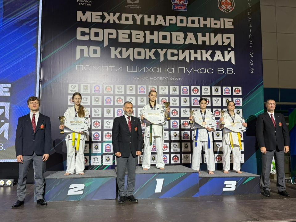 Сахалинские каратисты завоевали 26 медалей на международном турнире в Хабаровске