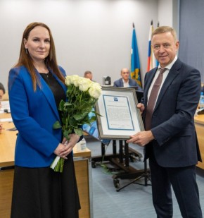 Сергей Надсадин: Поблагодарил Татьяну Евгеньевну Соловьёву за эффективную работу в администрации и вклад в развитие города