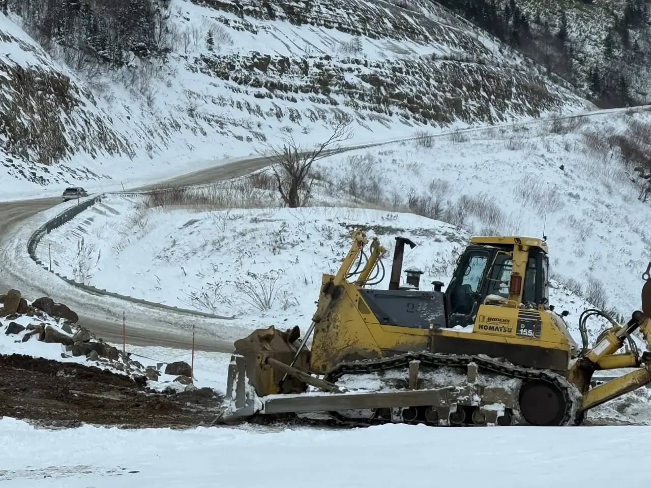 В регионе приступили к капитальному ремонту одного из самых непростых участков - Холмского перевала В регионе приступили к капитальному ремонту одного из самых непростых участков - Холмского перевала