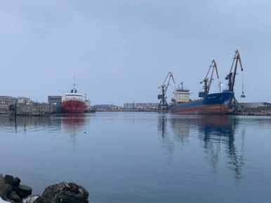 Паромная переправа Холмск — Ванино закрыта до улучшения погодных условий