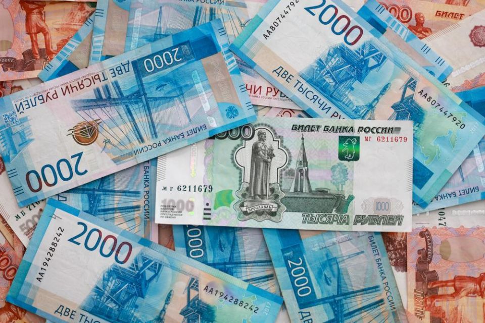 Житель Хабаровска выманил 5,6 млн рублей у четырех сахалинцев, обещая доставить авто из Японии