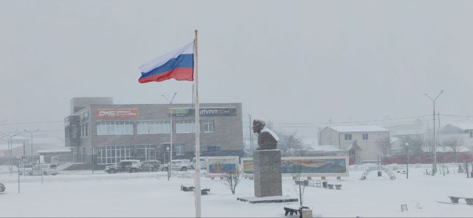 Циклон бушует на улицах Южно-Курильска