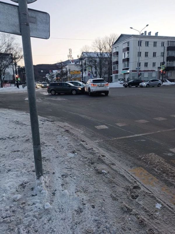 Тройное ДТП произошло в центре Южно-Сахалинска