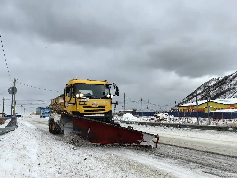 В южных районах Сахалина перешли на зимнее содержание дорог В южных районах Сахалина перешли на зимнее содержание дорог