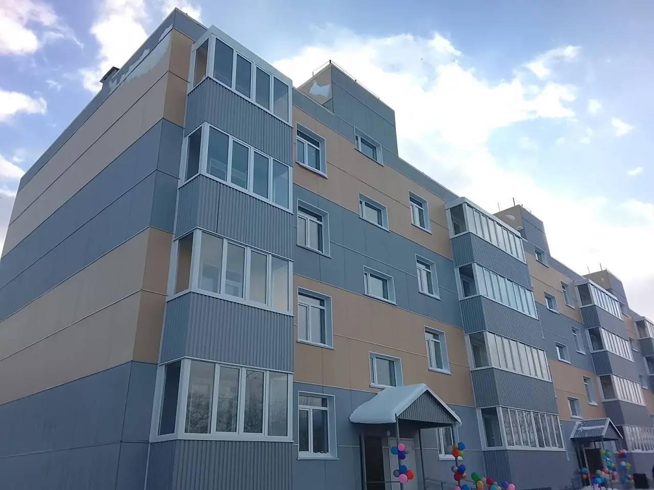 Долгожданный переезд: 40 семей из села Сокол Долинского района отметят новоселье