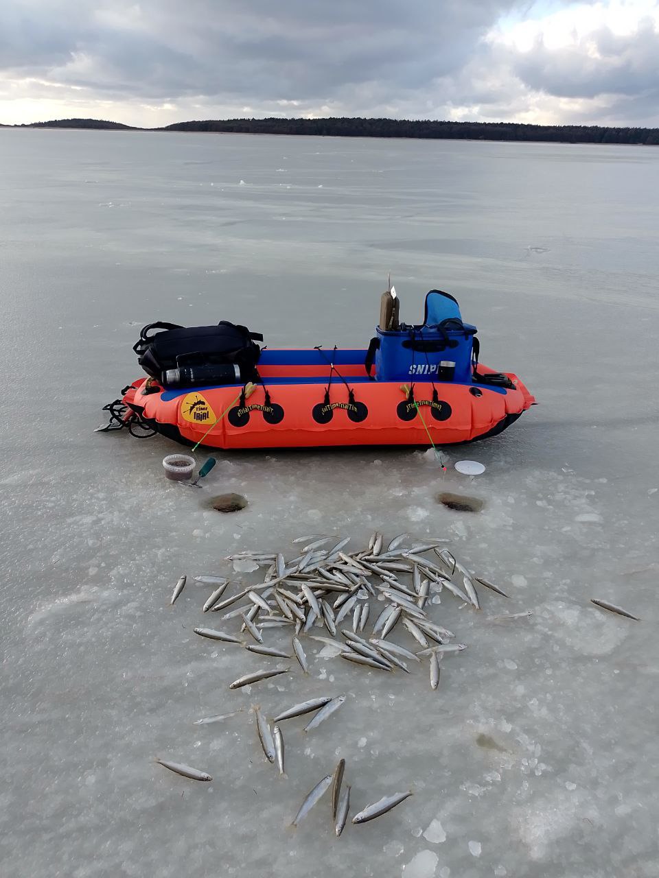 На Малом Буссе рыбак провалился под лёд На Малом Буссе рыбак провалился под лёд