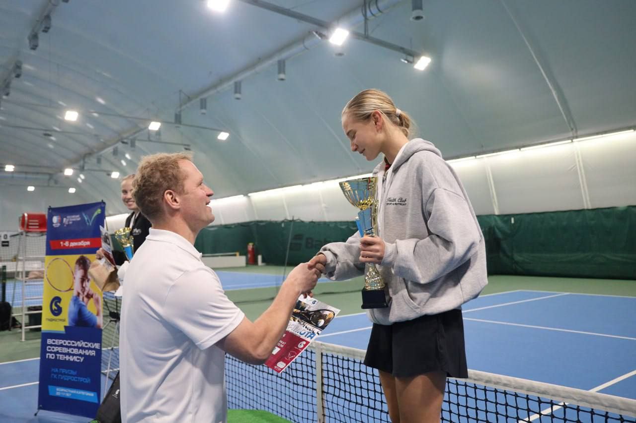 На Сахалине определили сильнейших теннисистов На Сахалине определили сильнейших теннисистов