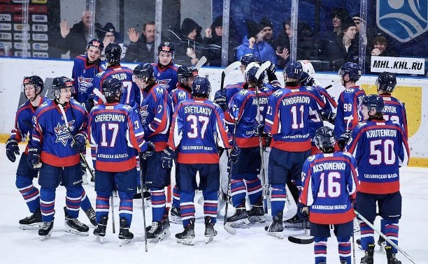 "Сахалинские Акулы" победили "Динамо-Карелию"