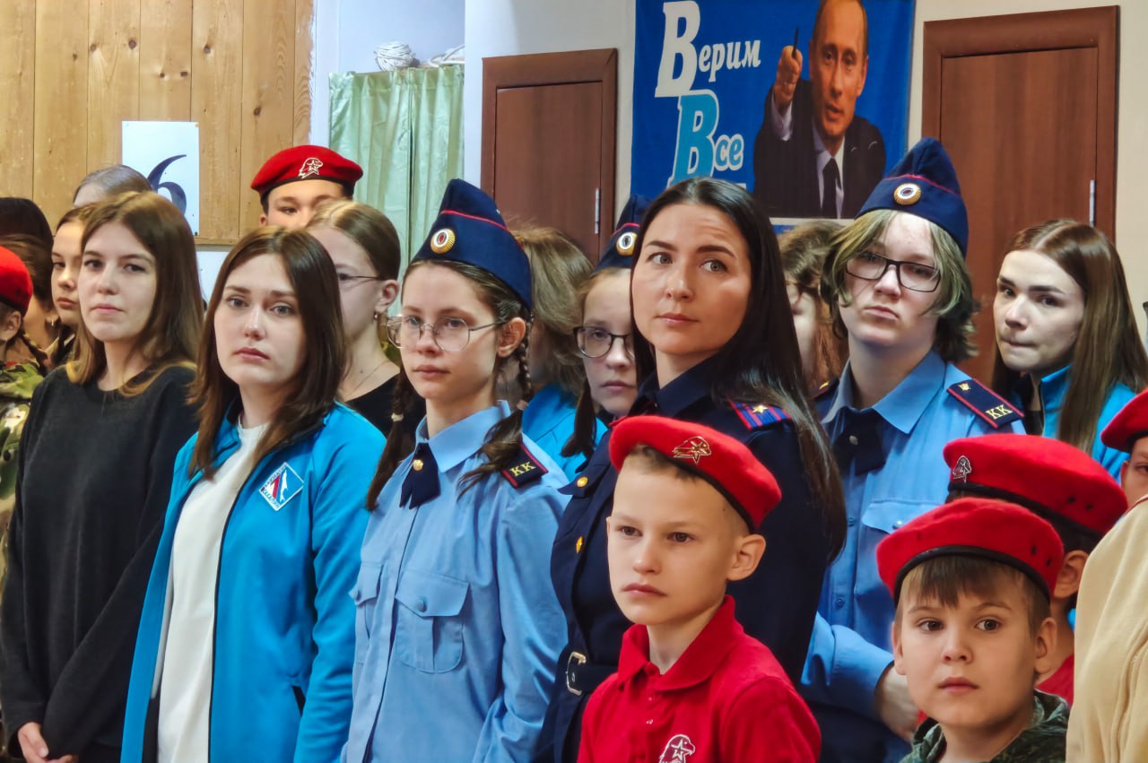 В преддверии Дня героев Отечества кадеты профильного кадетского класса приняли участие в Юнармейских пулевых стрельбах из пневматического оружия В преддверии Дня героев Отечества кадеты профильного кадетского класса приняли участие в Юнармейских пулевых стрельбах из пневматического оружия