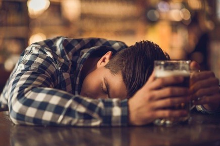 Как справляться с пьяными клиентами в кафе: советы и случаи из практики