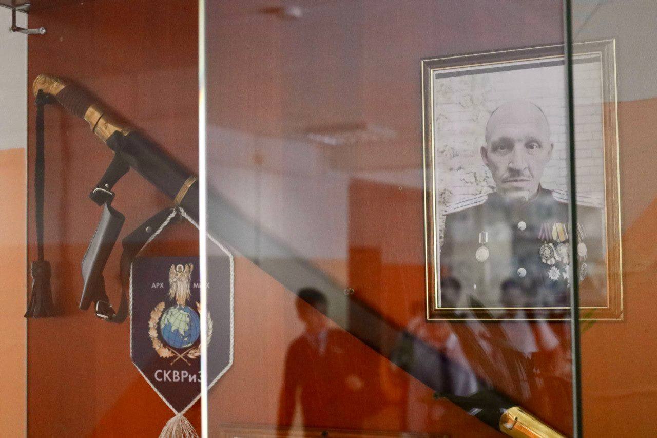 Память героев-земляков увековечили ко Дню Героев Отечества в Томаринском районе Память героев-земляков увековечили ко Дню Героев Отечества в Томаринском районе