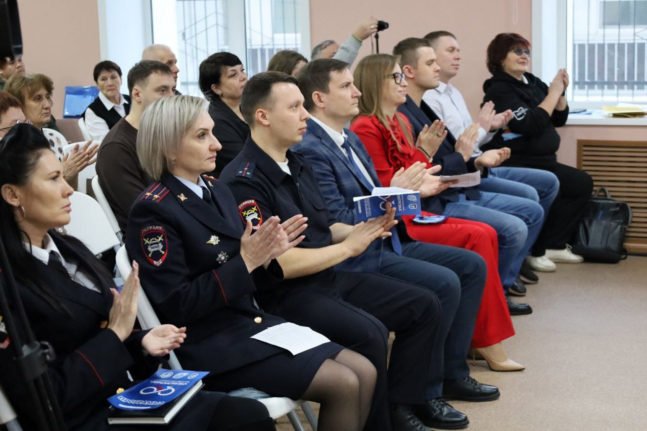 В Южно-Сахалинске стартовал второй региональный слёт руководителей отрядов ЮИД «Перезагрузка»! В Южно-Сахалинске стартовал второй региональный слёт руководителей отрядов ЮИД «Перезагрузка»!