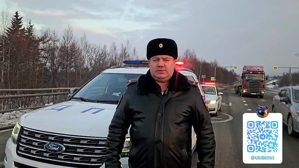 На корсаковской трассе погиб мужчина, пересекавший проезжую часть по пешеходному переходу