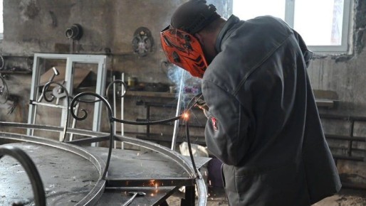 Ковка и сбор модульных домов: как на Сахалине заключенные находят дело жизни