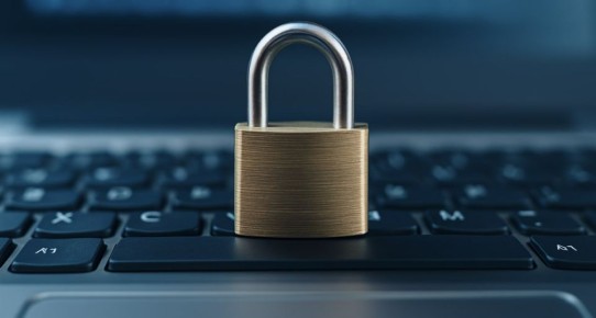 Россиянам объяснили, почему WhatsApp* не заработает после "хитрости" с языками