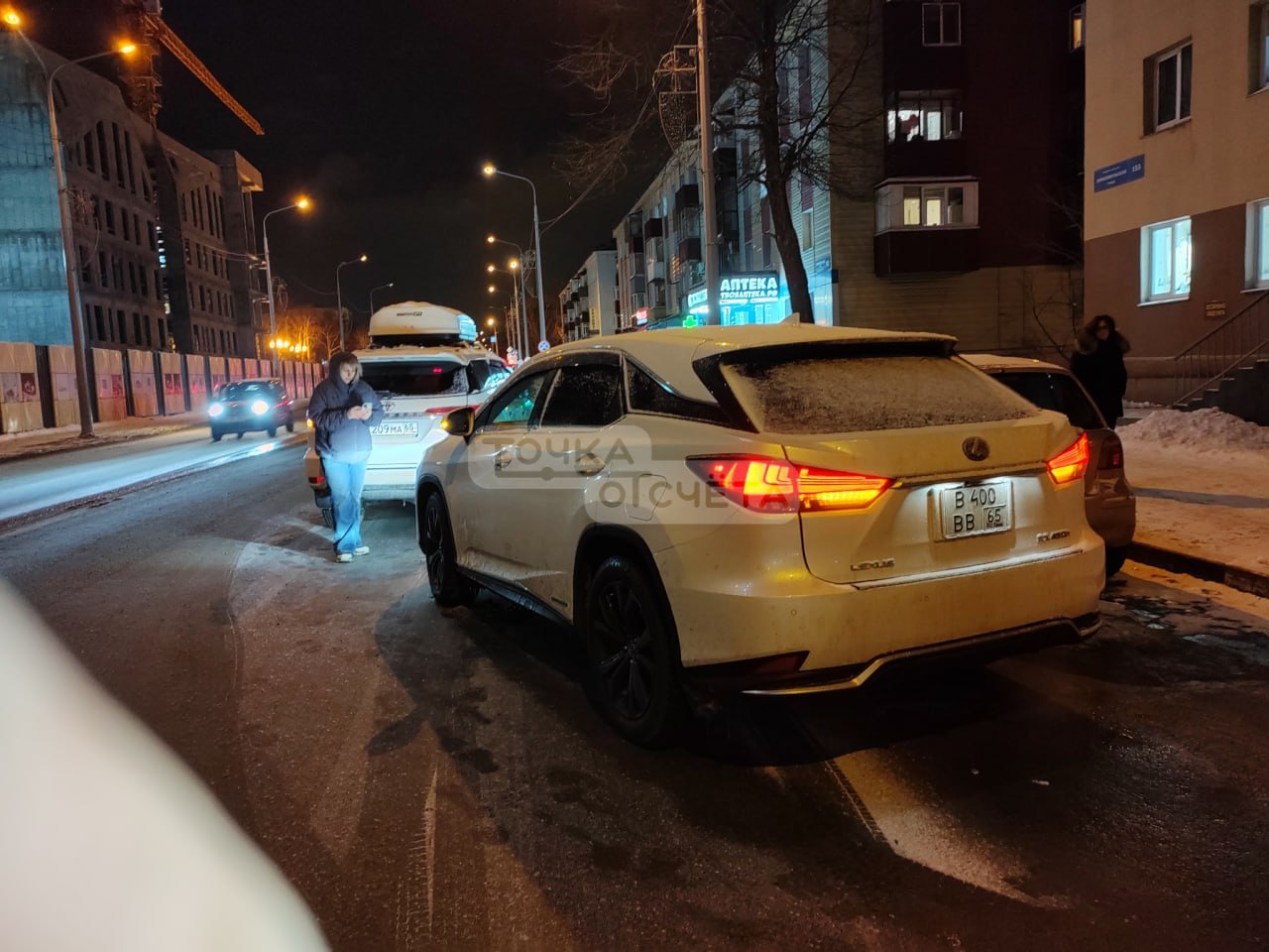 Очевидцев столкновения Toyota Fortuner и Lexus RX450h ищут в Южно-Сахалинске
